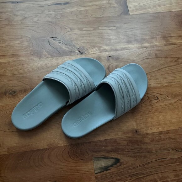 NEW** Adidas Adilette Slides - Picture 1 of 4